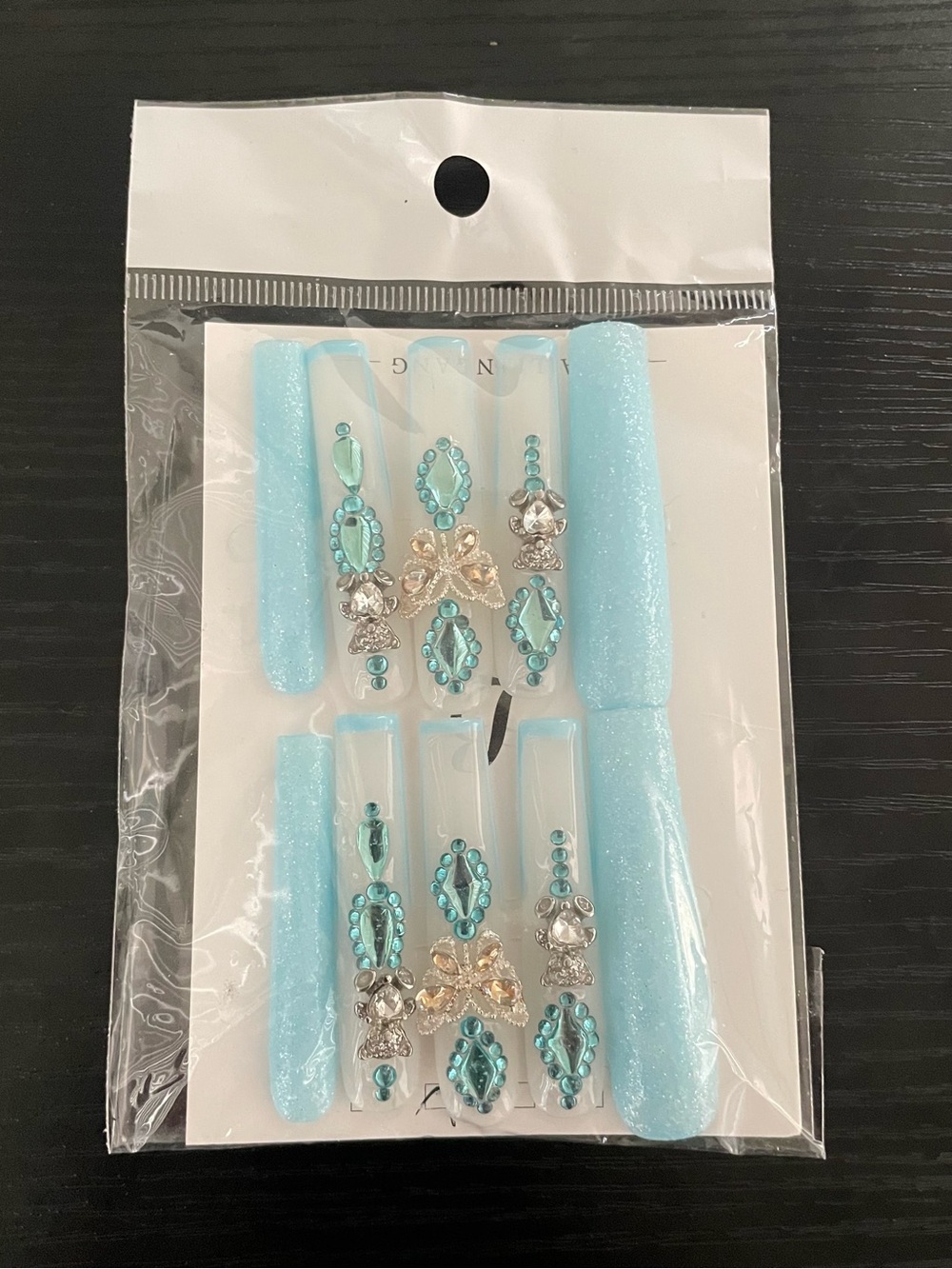 Bailiangang Press-on Nail Set - Light Blue / Glitter